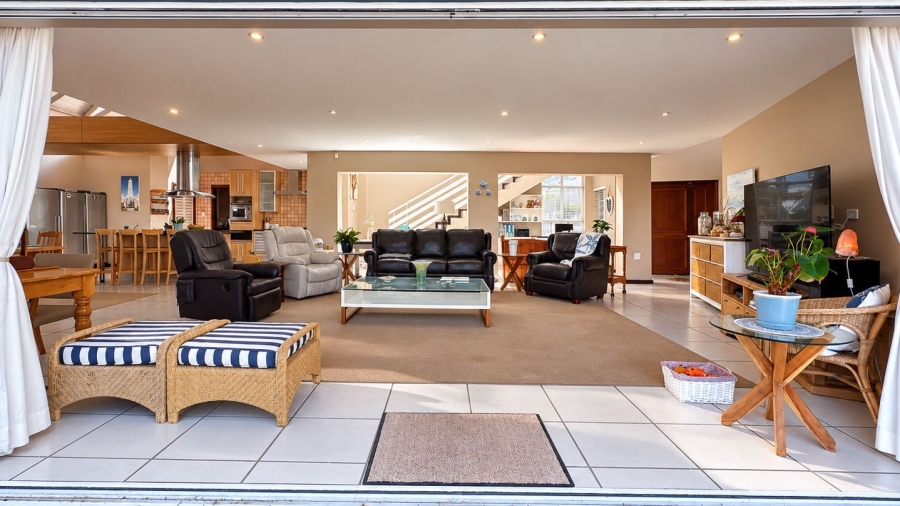 4 Bedroom Property for Sale in Marina Martinique Eastern Cape